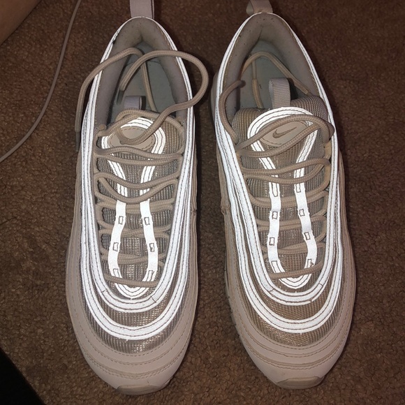 Nike gym shoes - Picture 3 of 4